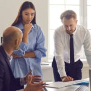 10 diferencias entre gestoría y asesoría ¿Cuál elegir